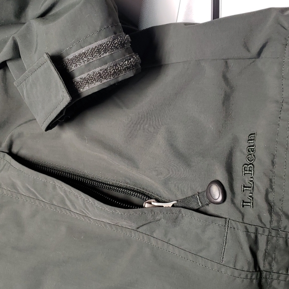 L.L.Bean Womens Green Coat with Hidden Hood M - Picture 10 of 11